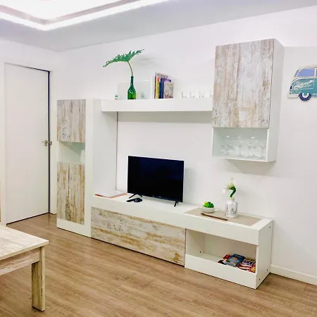 Apartamento Moderno Tipo Semisotano En Playa Canteras Con Wifi